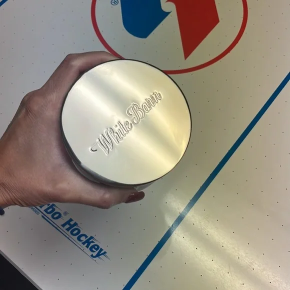 New 3 wick White Barn Candle - Picture 2 of 7